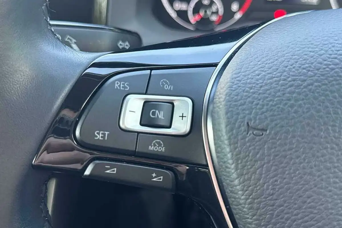2021-volkswagen-polo-10-tsi-match-big-14