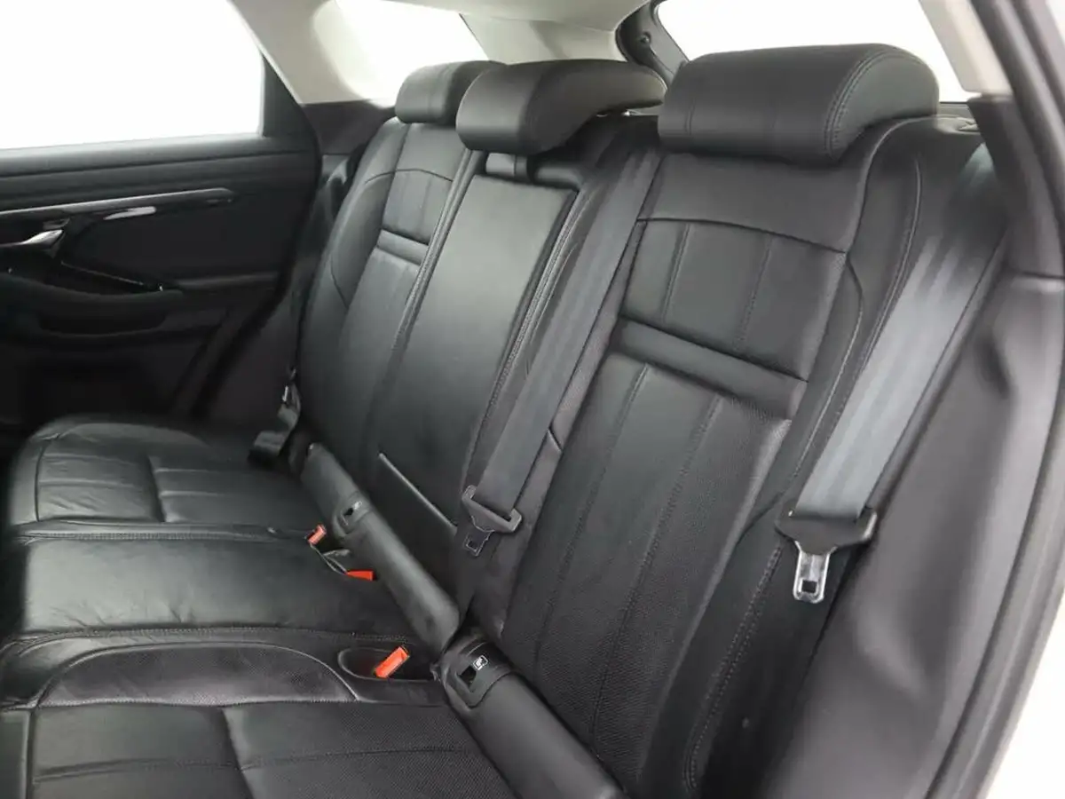 2021-land-rover-range-rover-evoque-15-p300e-se-big-16