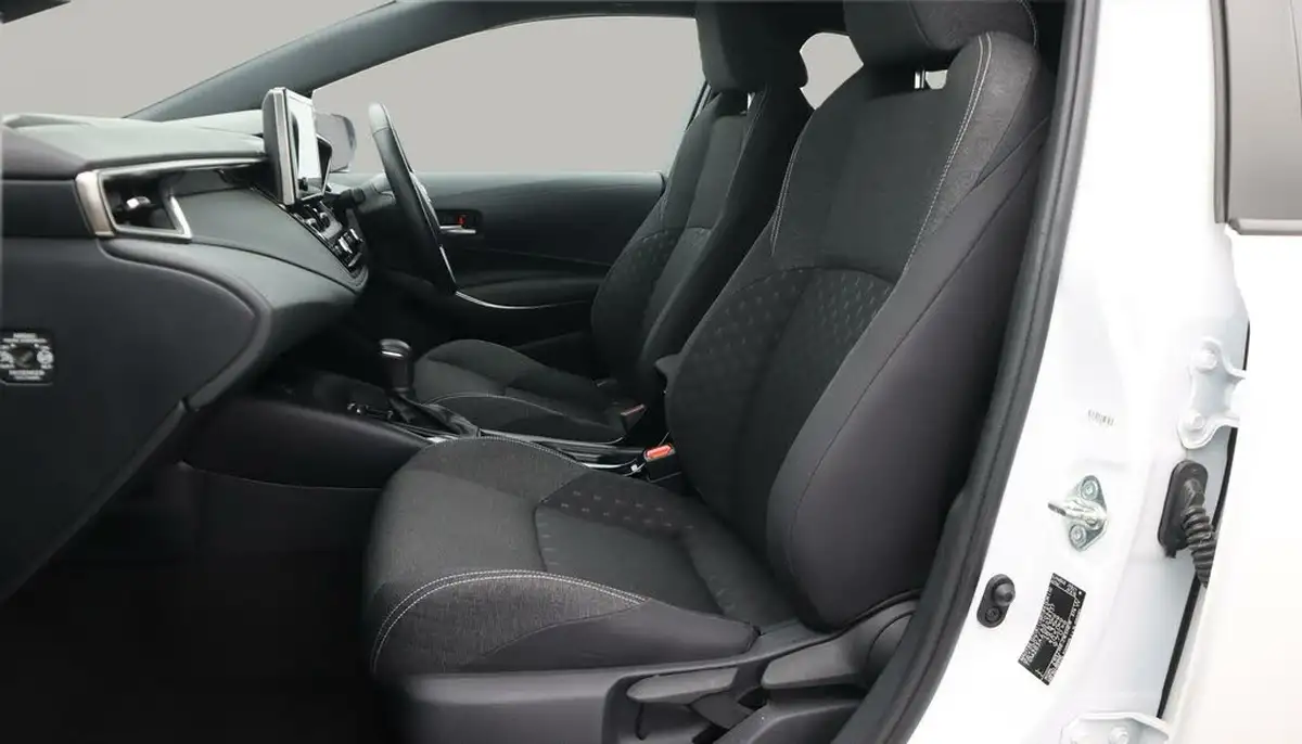 2023-suzuki-swace-18-motion-big-14