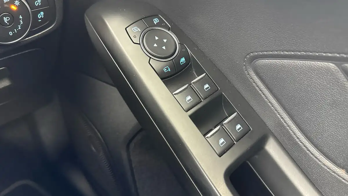 2019-ford-focus-20-active-x-estate-big-22