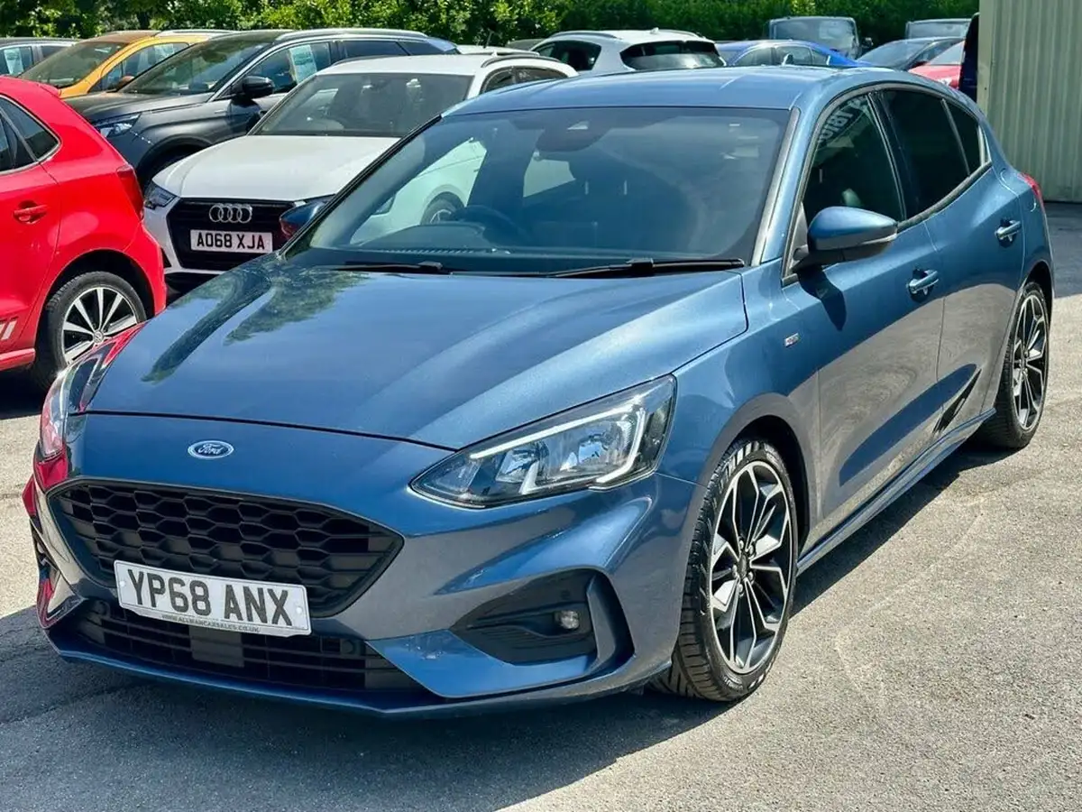 2018-ford-focus-10t-st-line-x-125ps-hatchback-big-45