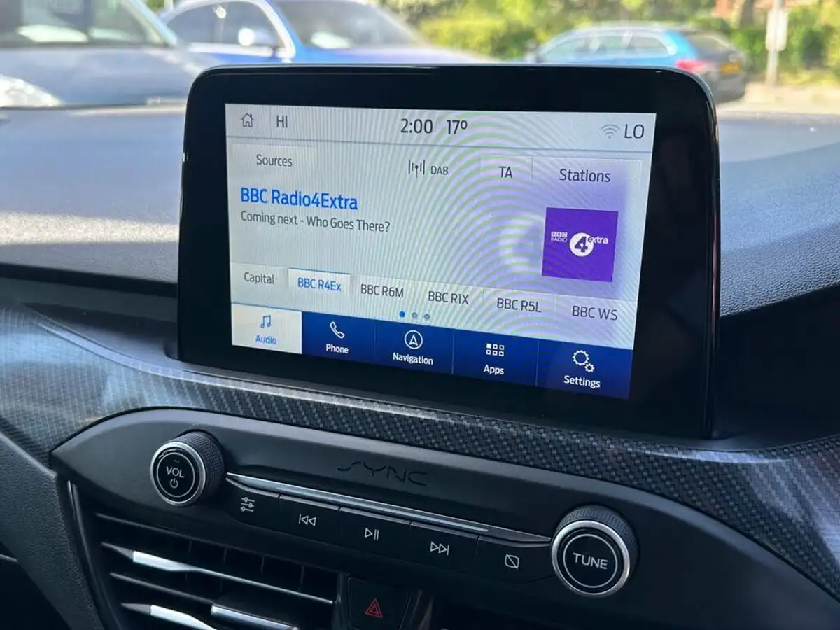 2018-ford-focus-10t-st-line-x-125ps-hatchback-big-21
