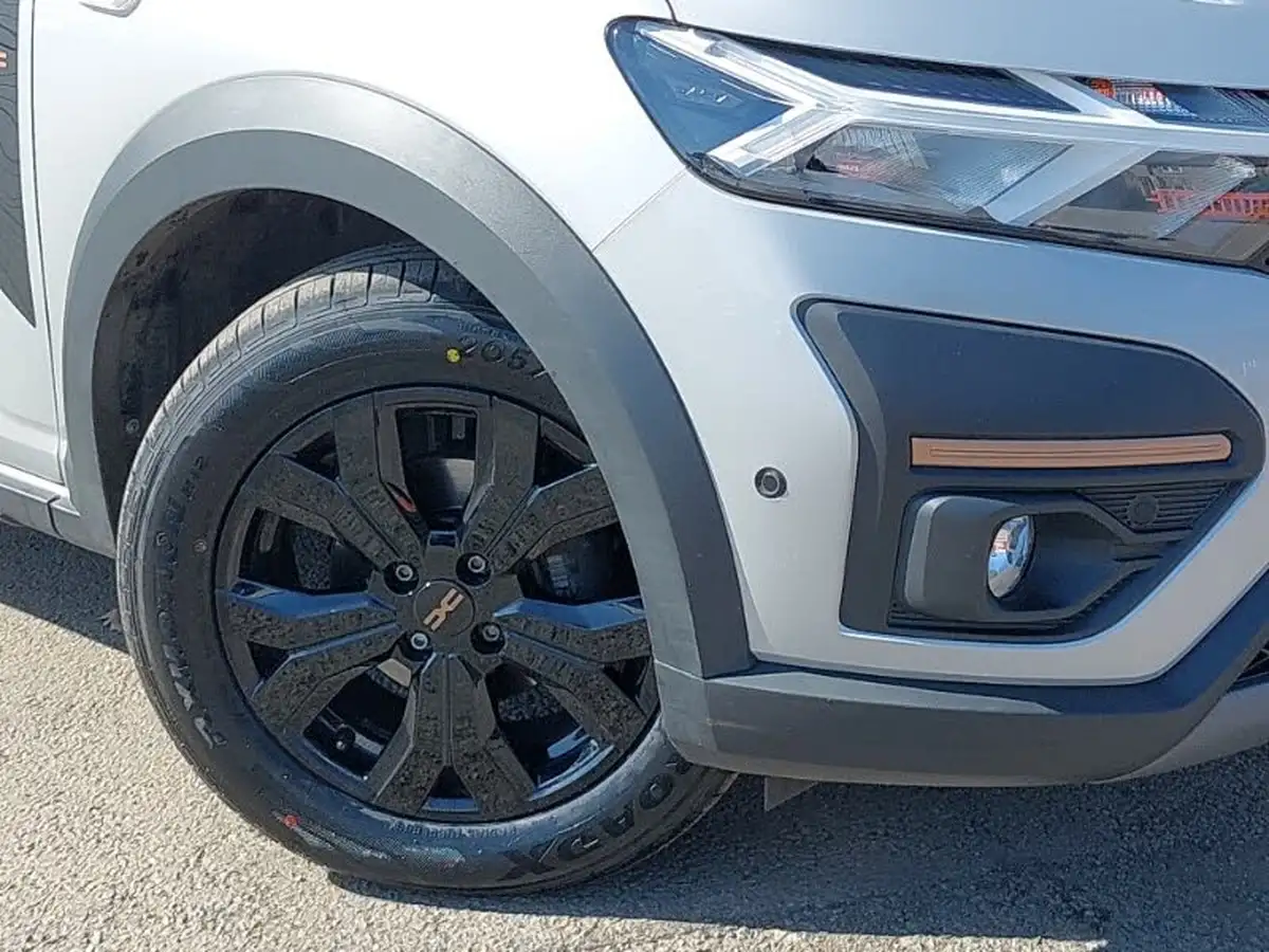 2023-dacia-sandero-stepway-10-tce-essential-90bhp-big-8