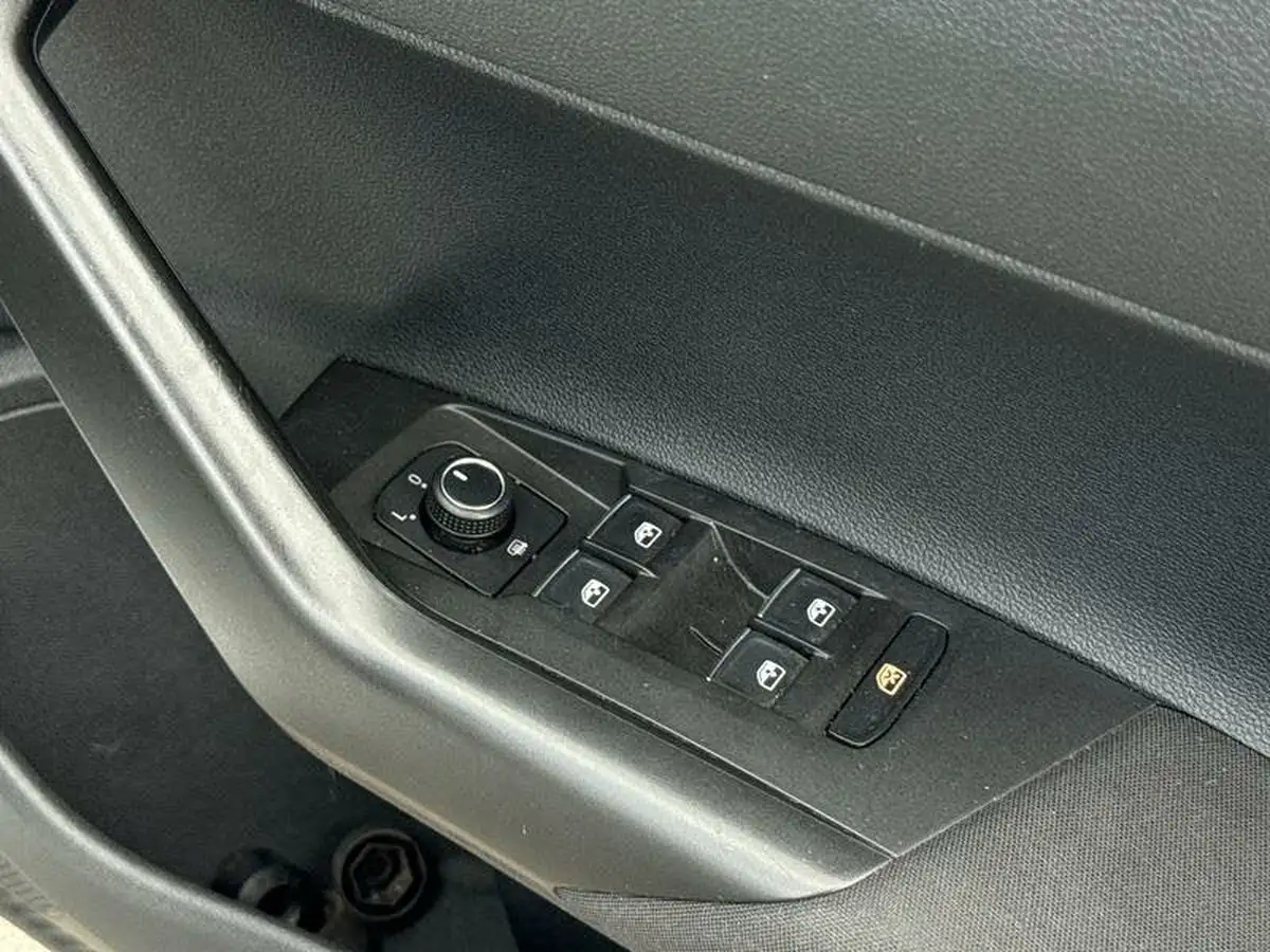 2018-volkswagen-polo-10-tsi-se-big-16