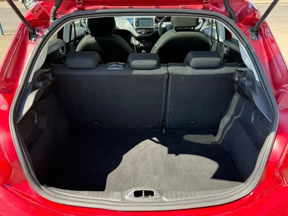 2014-peugeot-208-14td-style-14hdi-68bhp-5d-big-11