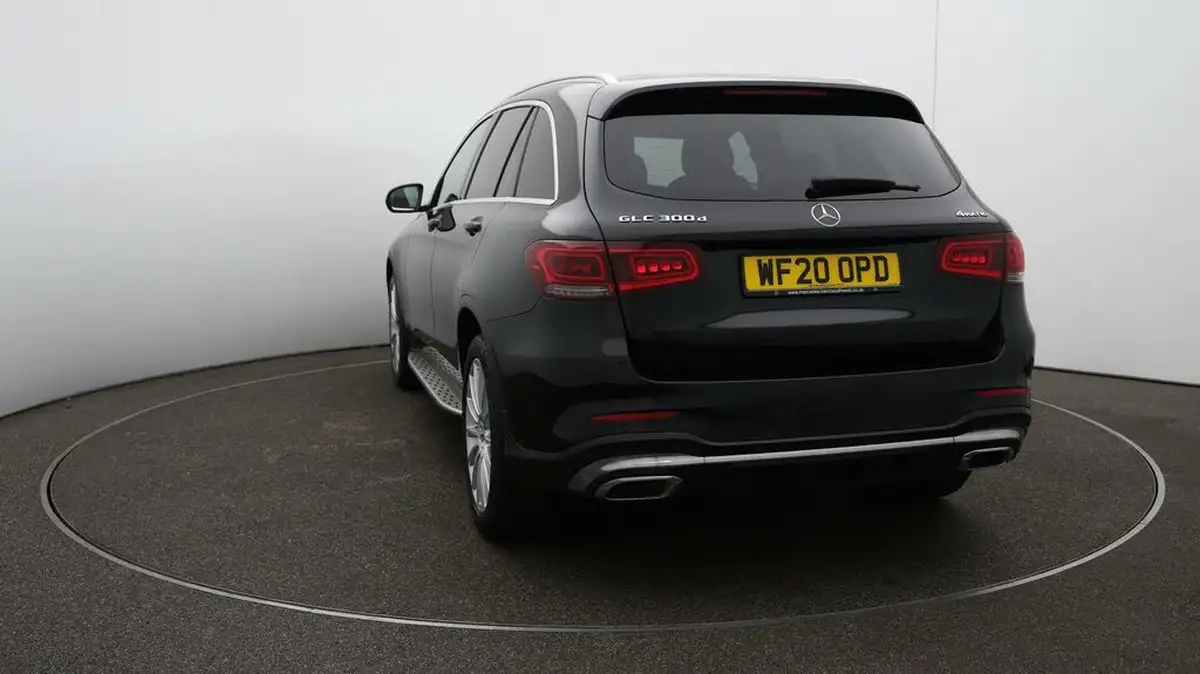 2020-mercedes-benz-glc-class-20d-glc300d-amg-line-premium-station-wagon-5d-big-60