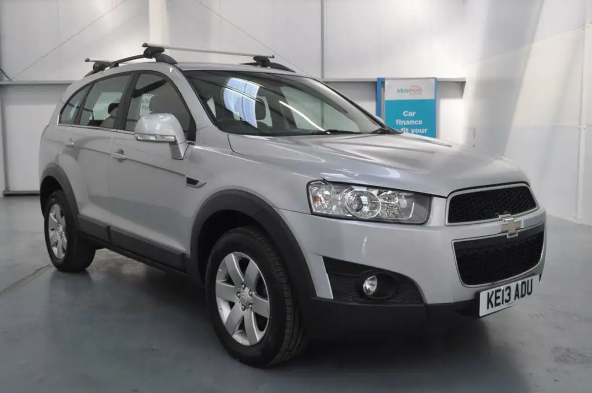 2012-chevrolet-captiva-22td-lt-22vcdi-7st-big-2