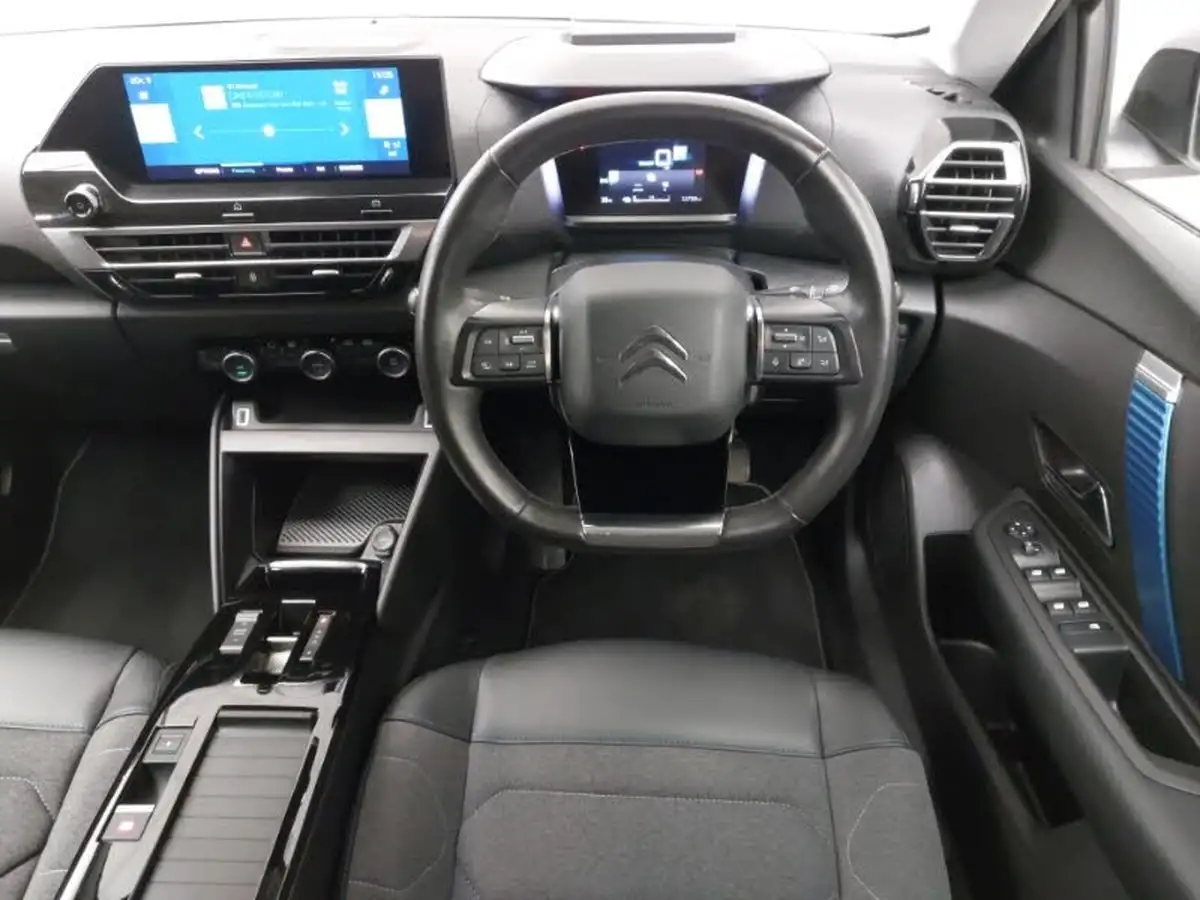 2022-citroen-c4-e-shine-big-6