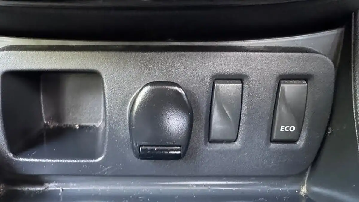 2015-dacia-duster-15d-laureate-107bhp-big-31