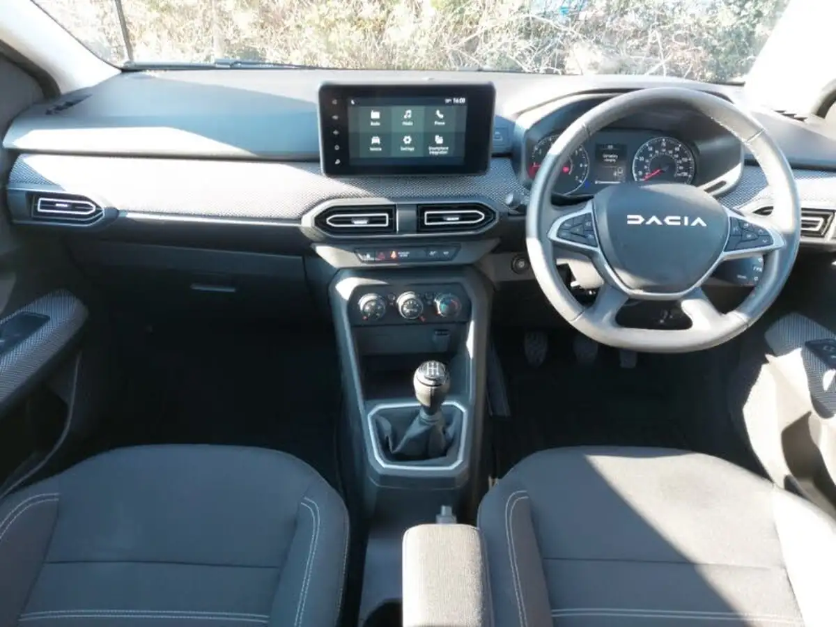 2023-dacia-sandero-10-tce-expression-90bhp-big-2