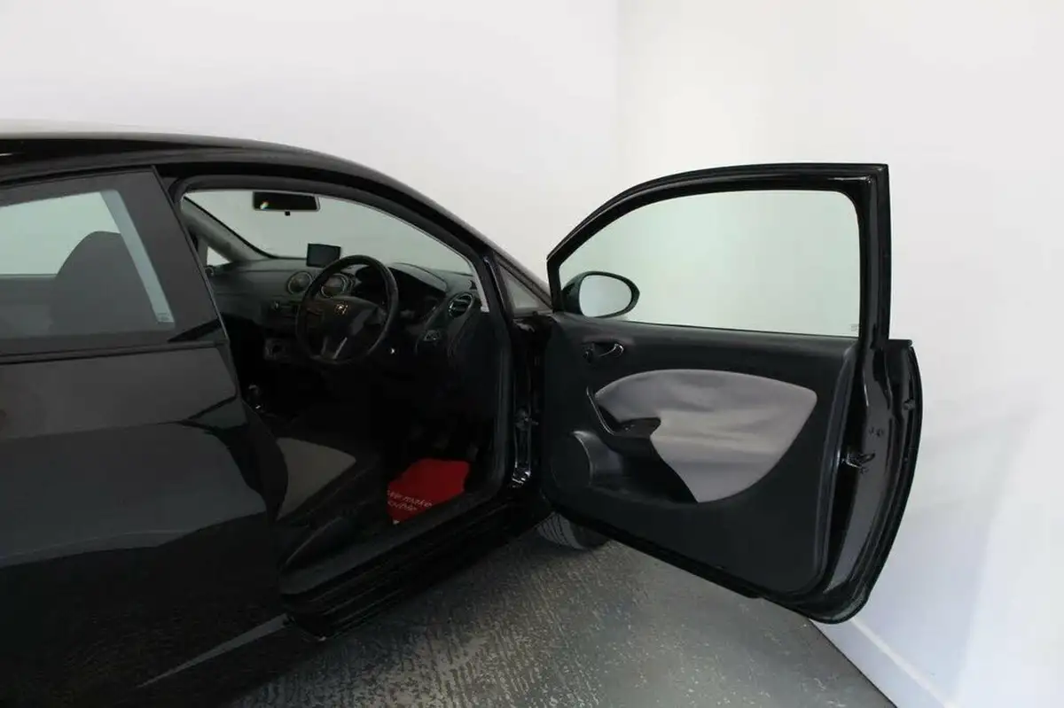 2015-seat-ibiza-14-se-sportcoupe-3d-big-21