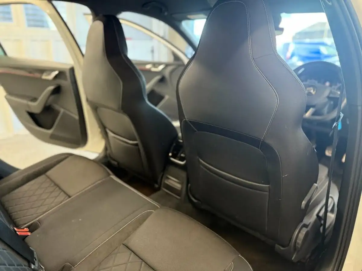 2019-skoda-octavia-20-tsi-vrs-hatchback-big-25