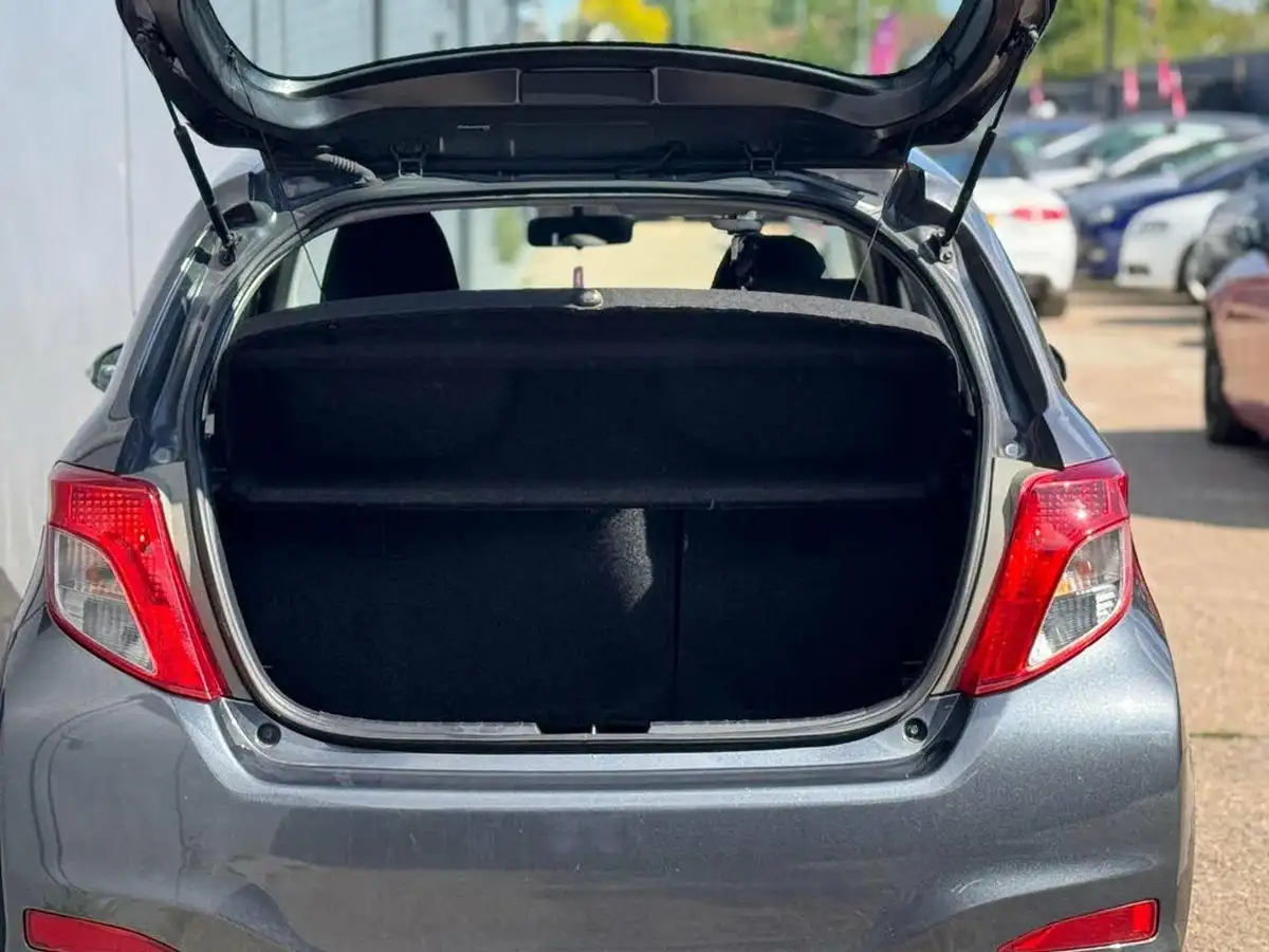 2013-toyota-yaris-133-tr-vvt-i-5d-big-40