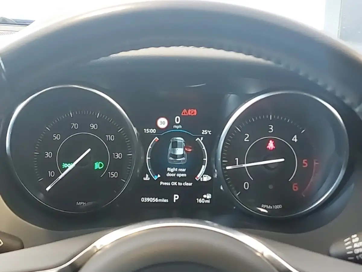 2019-jaguar-e-pace-20-i4d-r-dynamic-se-180ps-awd-auto-big-8
