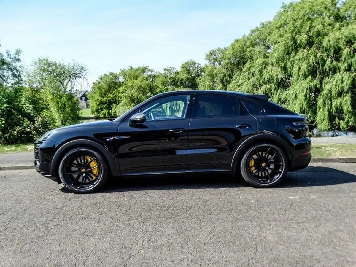 2024-porsche-cayenne-40-v8-turbo-e-hybrid-gt-package-coupe-big-1