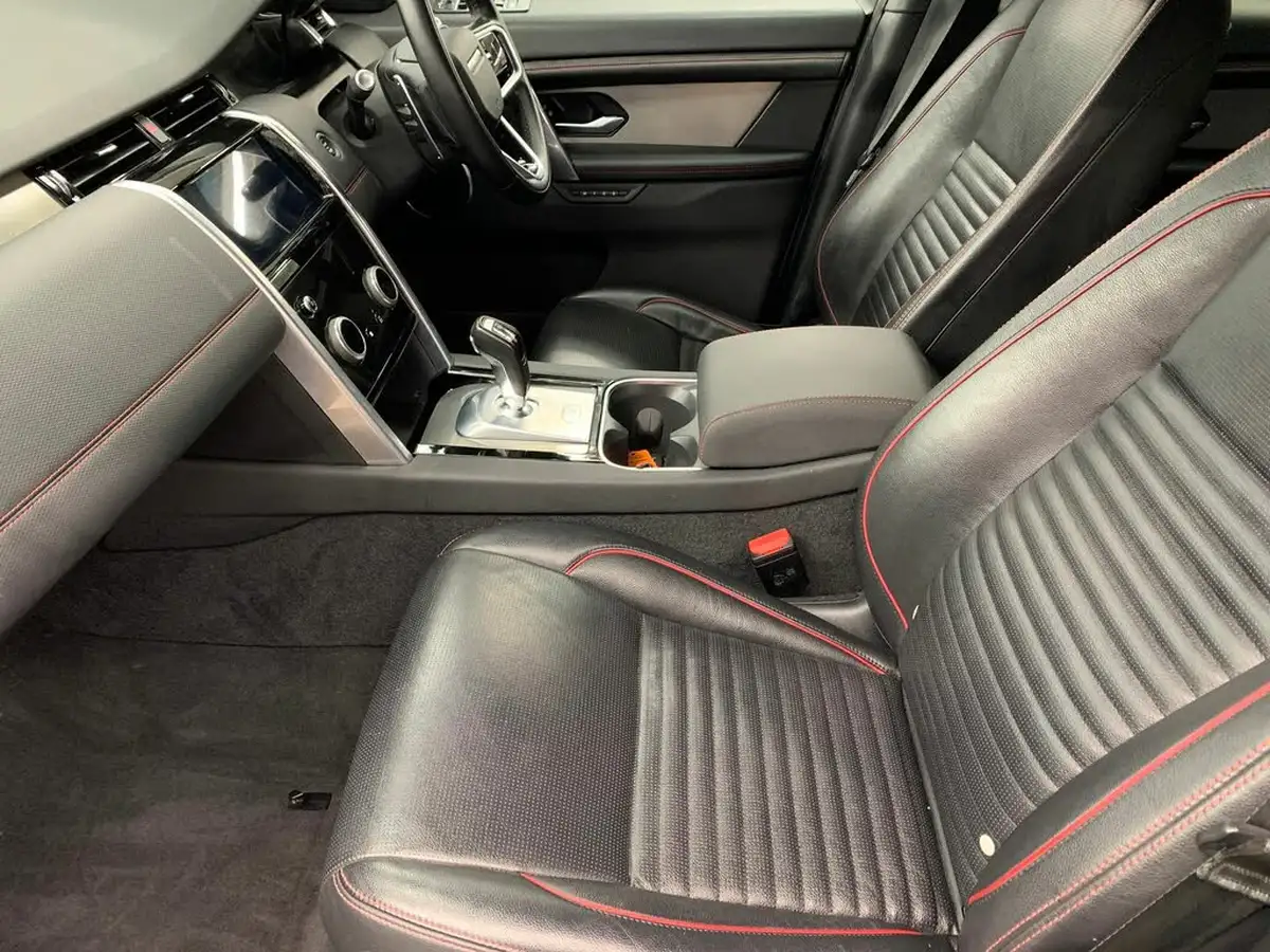 2022-land-rover-discovery-sport-15-p300e-r-dynamic-se-big-3
