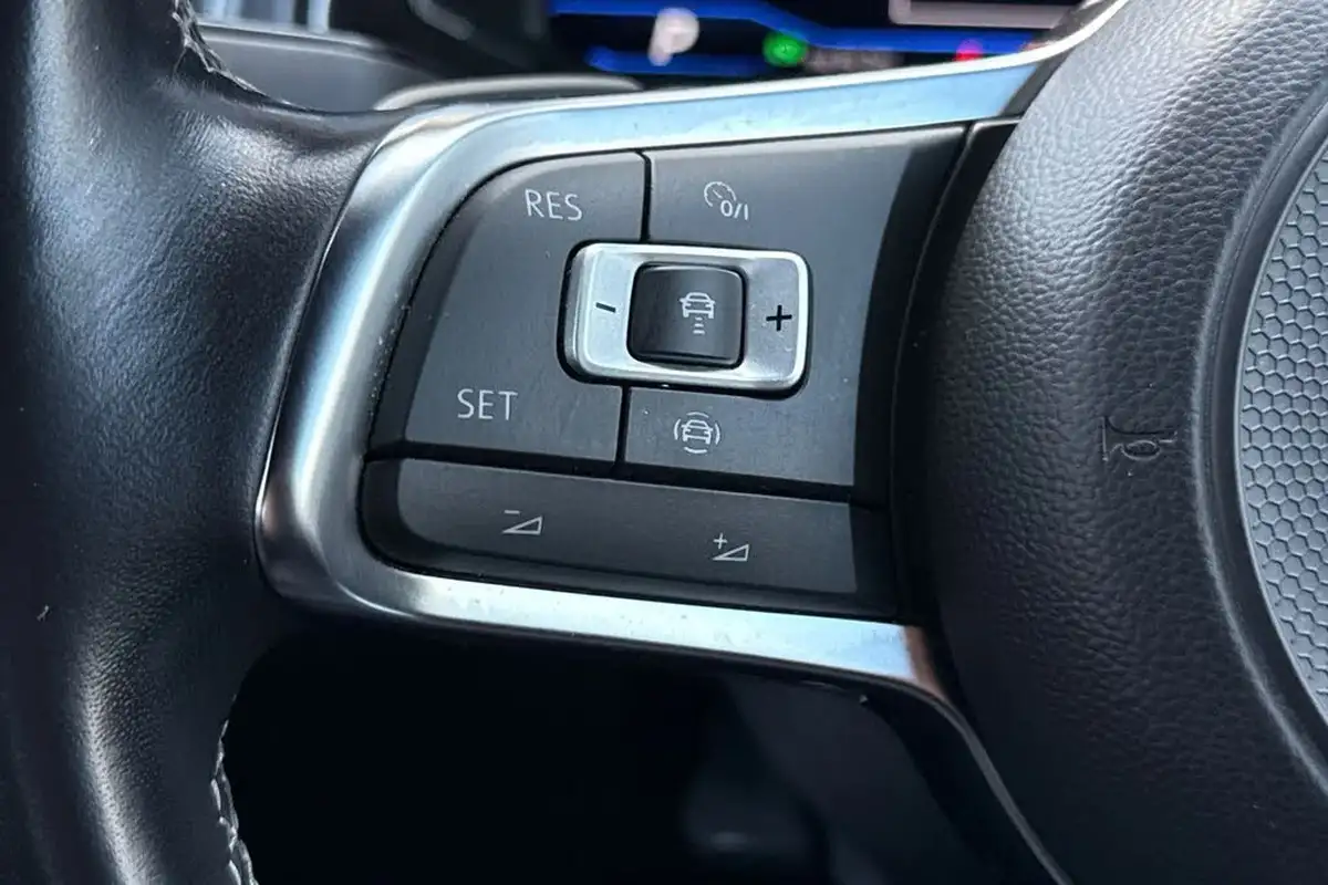2019-volkswagen-t-roc-15-tsi-r-line-dsg-big-27