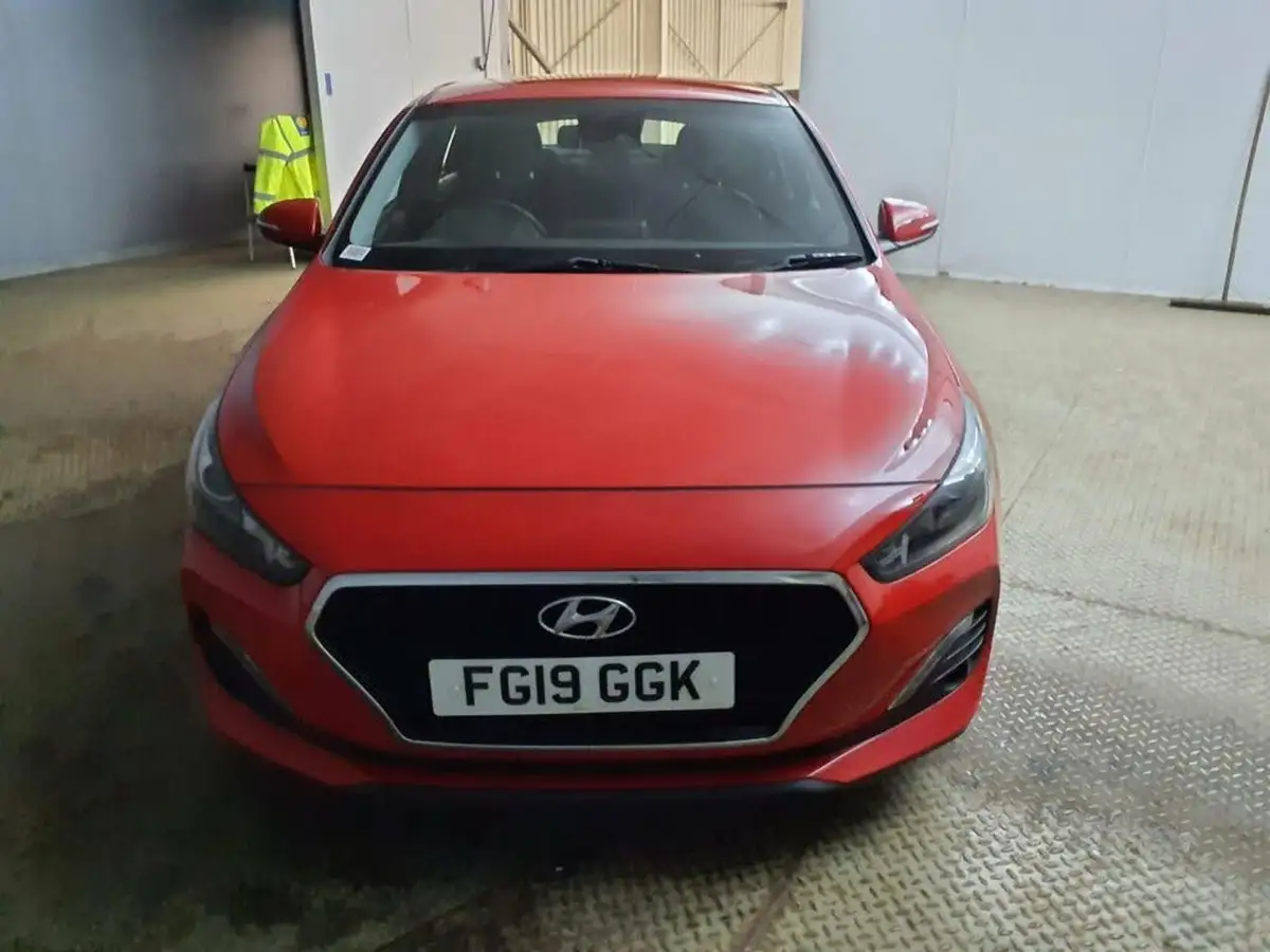 2019-hyundai-i30-14-t-gdi-se-nav-isg-fastback-big-7
