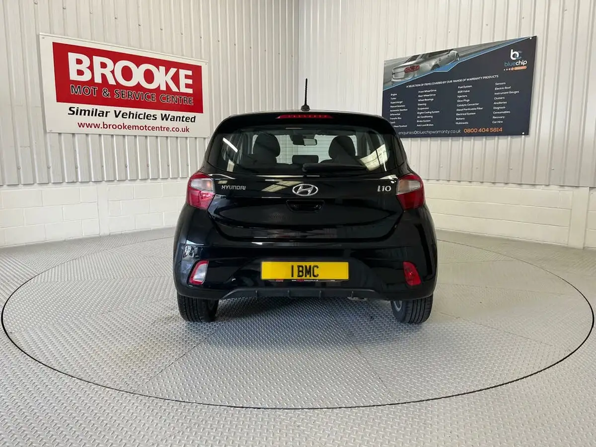 2021-hyundai-i10-10-se-connect-big-9