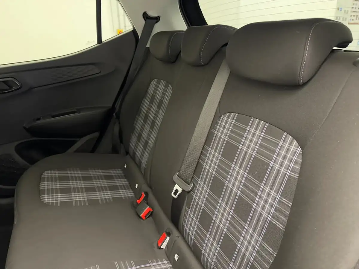 2024-hyundai-i10-10-premium-63ps-auto-big-12