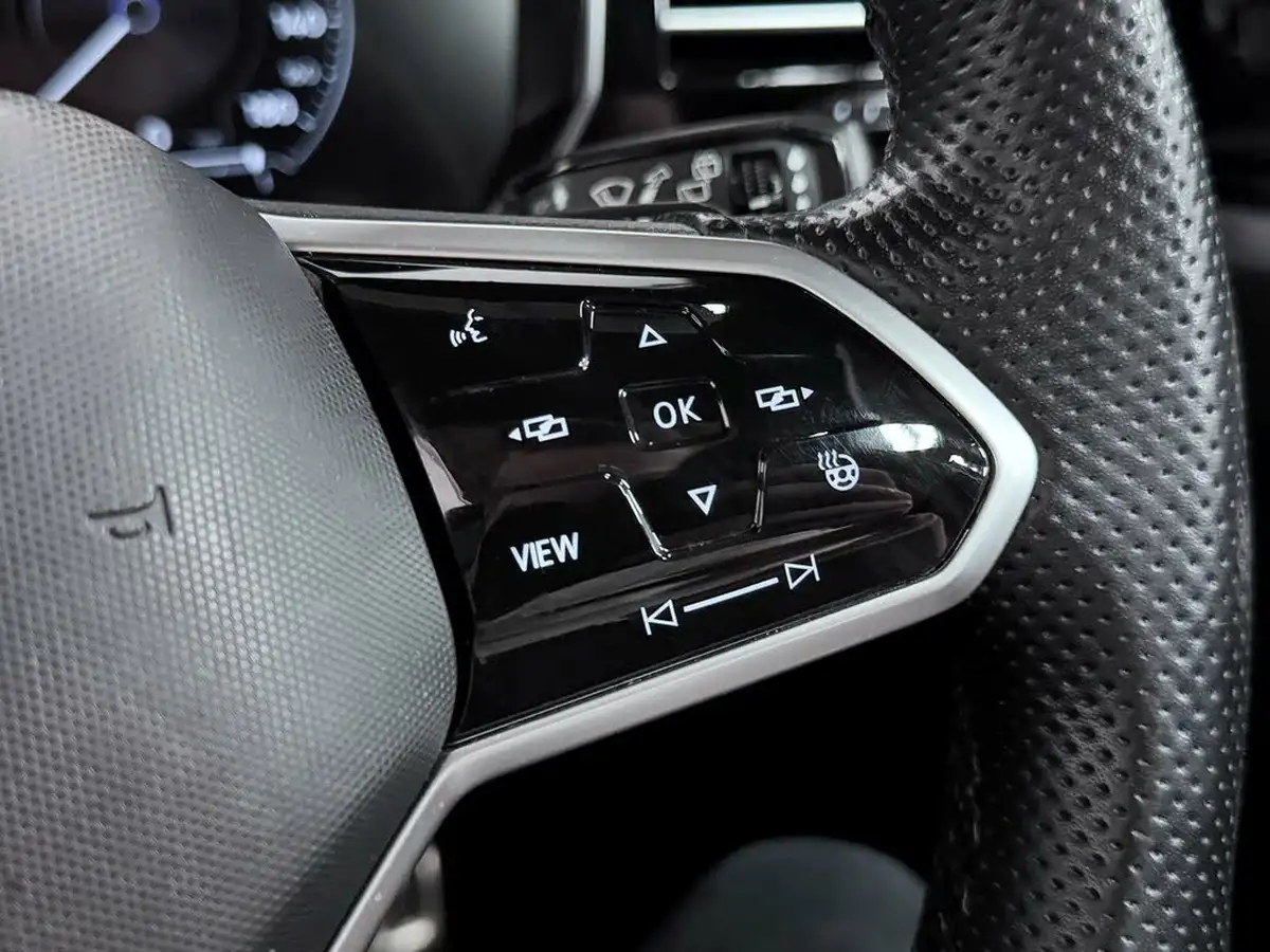 2022-volkswagen-touareg-30tsi-black-edition-big-48