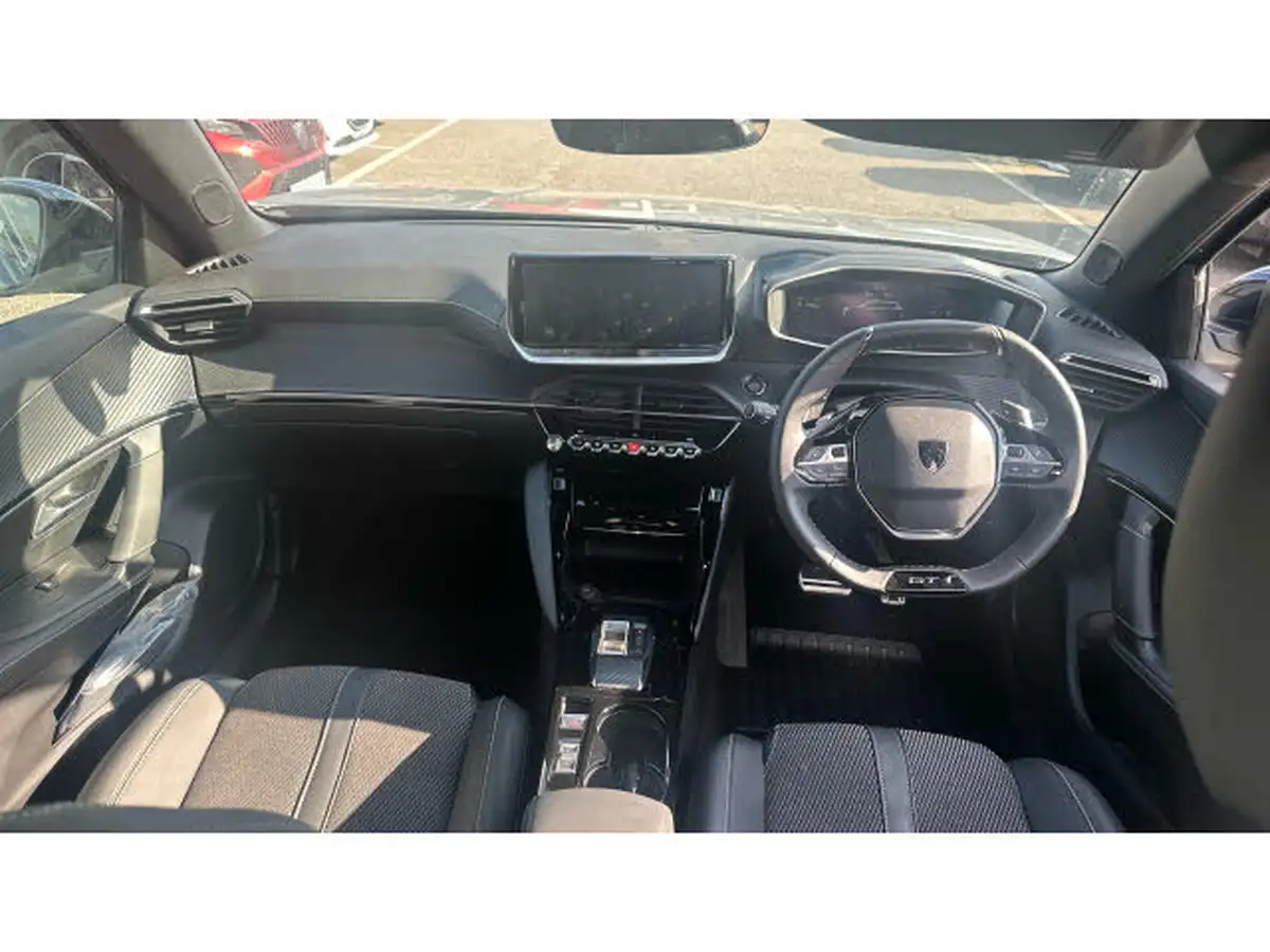 2024-peugeot-2008-suv-12-puretech-gt-130ps-eat8-big-9