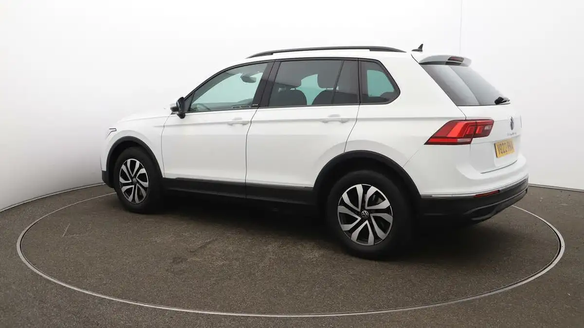2022-volkswagen-tiguan-15-tsi-active-130ps-big-34
