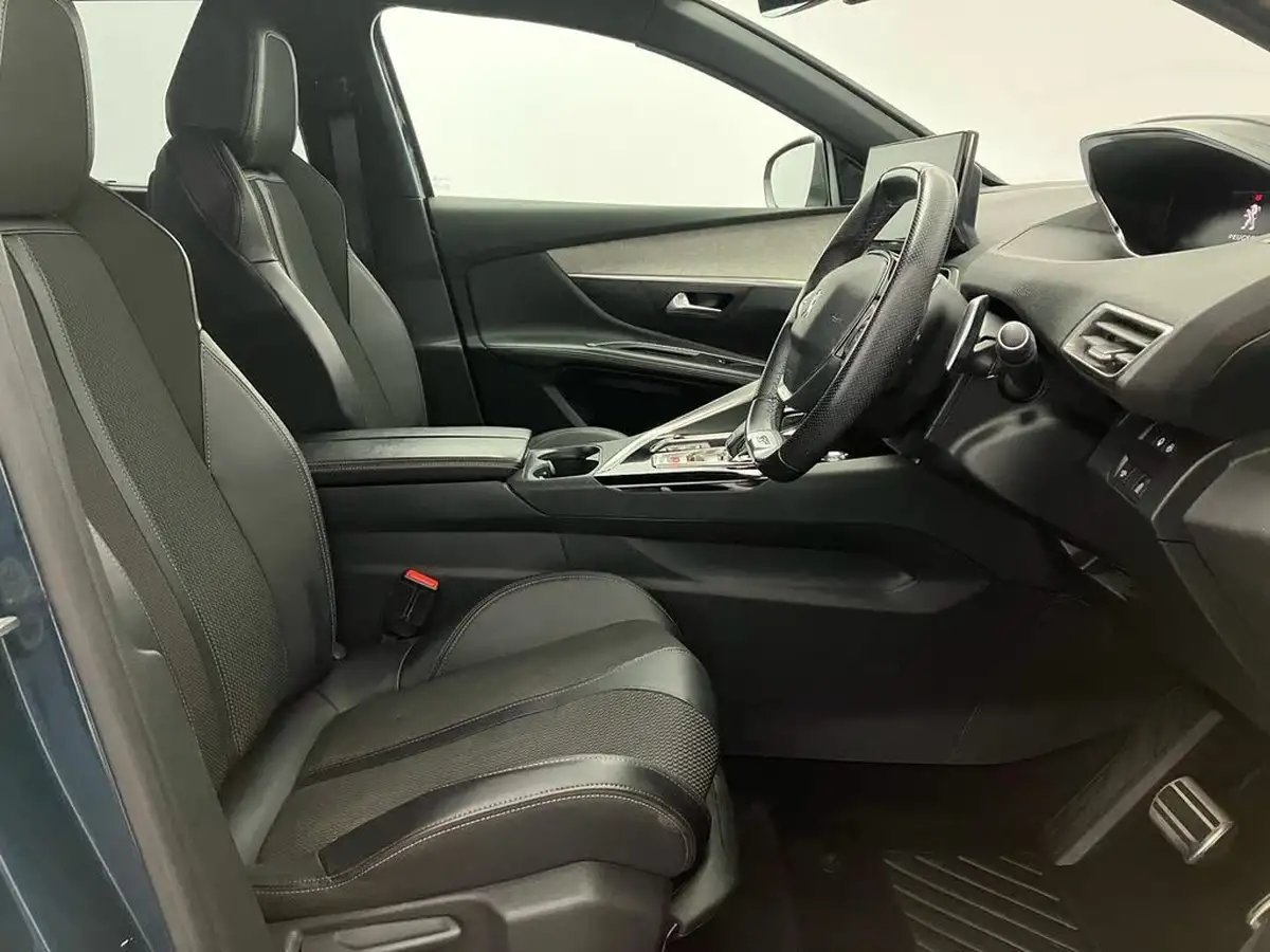 2022-peugeot-5008-suv-20-bluehdi-gt-180bhp-big-33