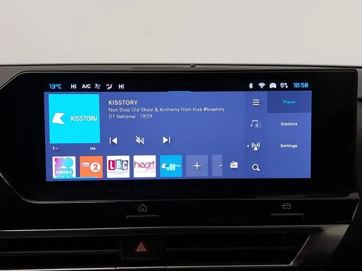 2024-citroen-c4-e-e-series-136ps-50kwh-big-9