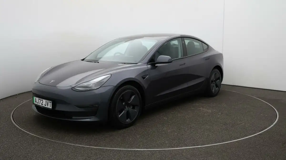2022-tesla-model-3-e-long-range-big-67
