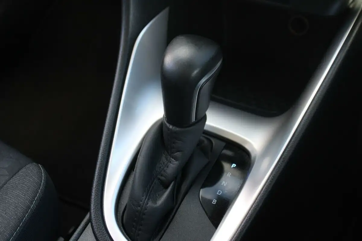 2022-toyota-yaris-15-vvt-i-design-big-26