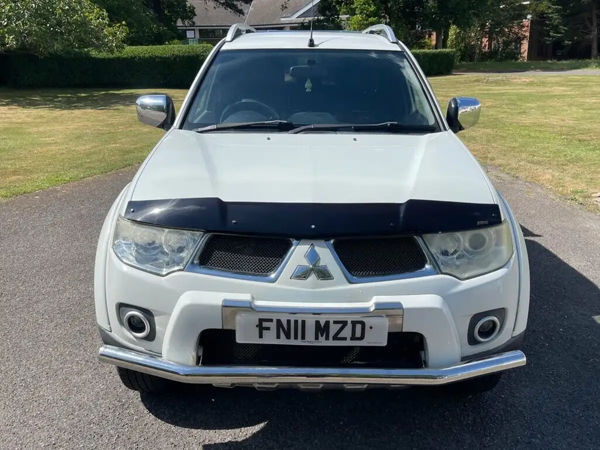 2011-mitsubishi-l200-25td-barbarian-auto-big-12