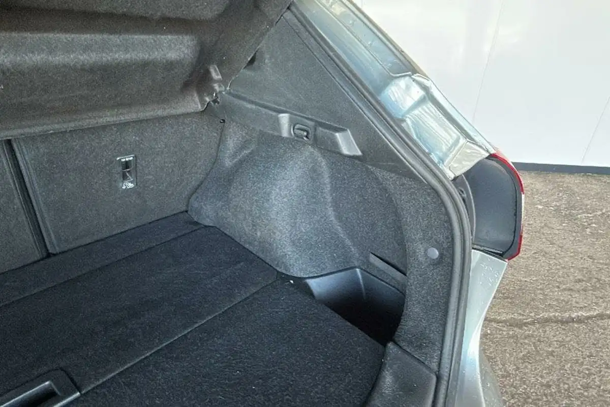2015-nissan-qashqai-16-tekna-big-9