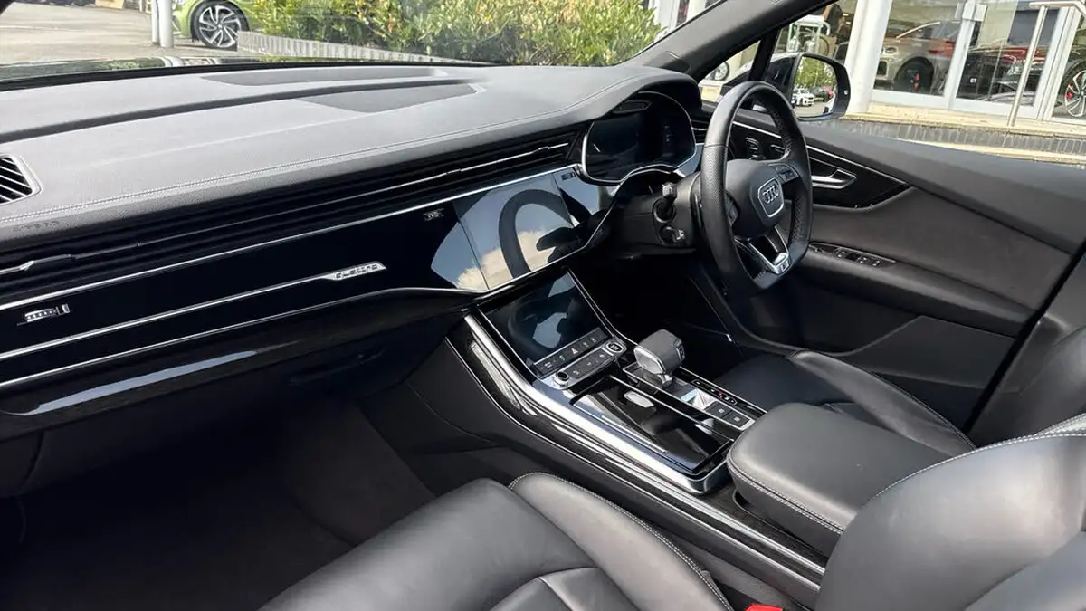2022-audi-q7-30-55-tfsi-black-edition-big-11