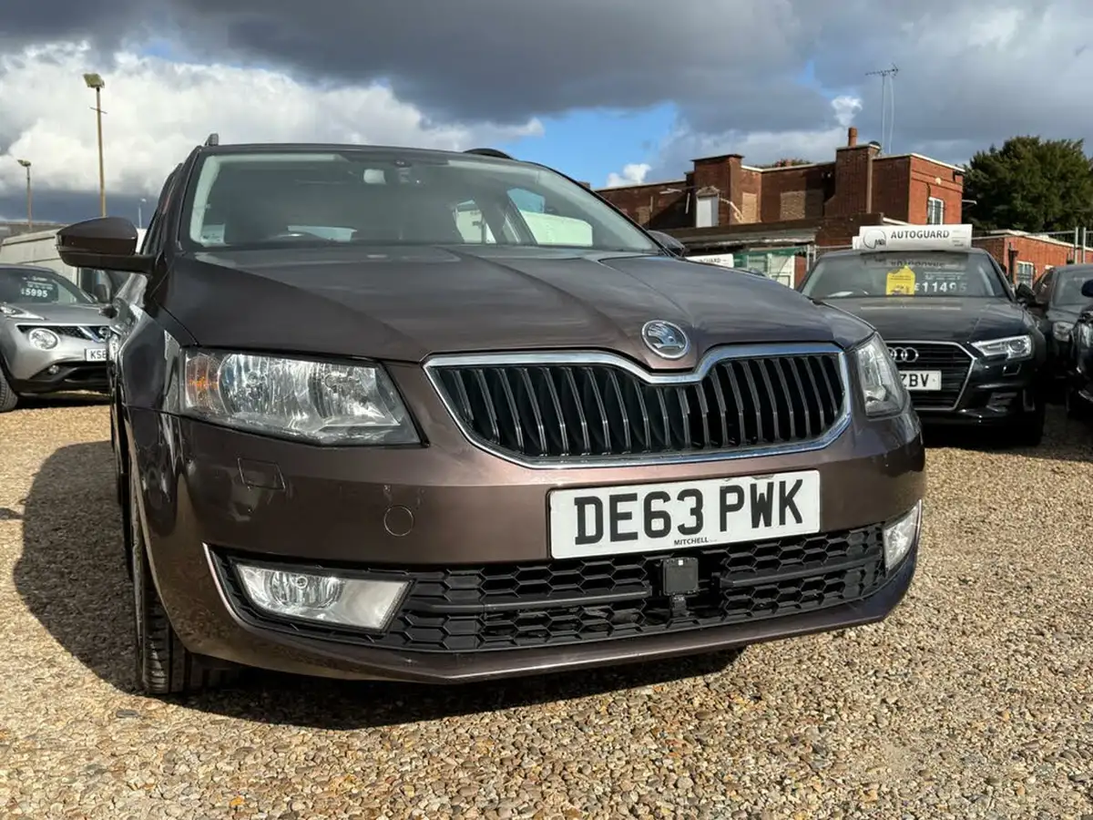 2013-skoda-octavia-14-elegance-140ps-estate-1395cc-big-23