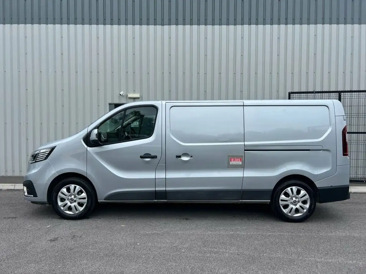 2022-renault-trafic-20dci-ll30-130-sport-big-3
