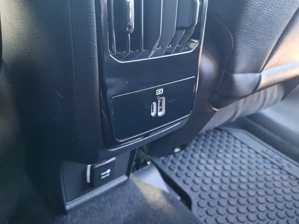 2025-jeep-wrangler-20-gme-sahara-big-14