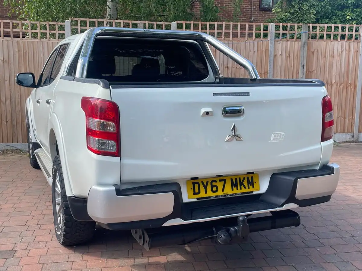 2017-mitsubishi-l200-24di-d-warrior-178bhp-eu6-big-1