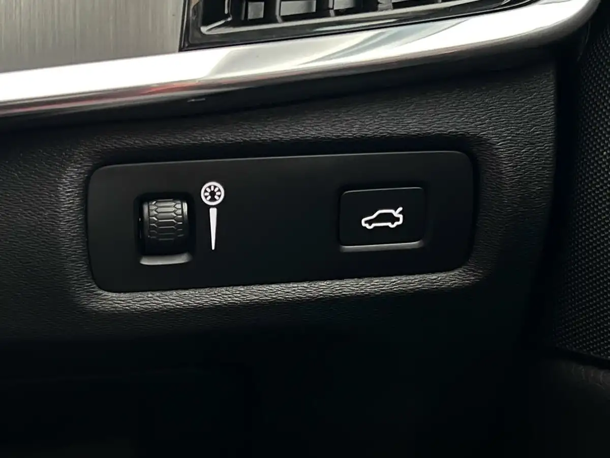 2020-volvo-s90-20td-d4-momentum-plus-big-28