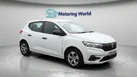 2022-dacia-sandero-10-sce-essential-small-1