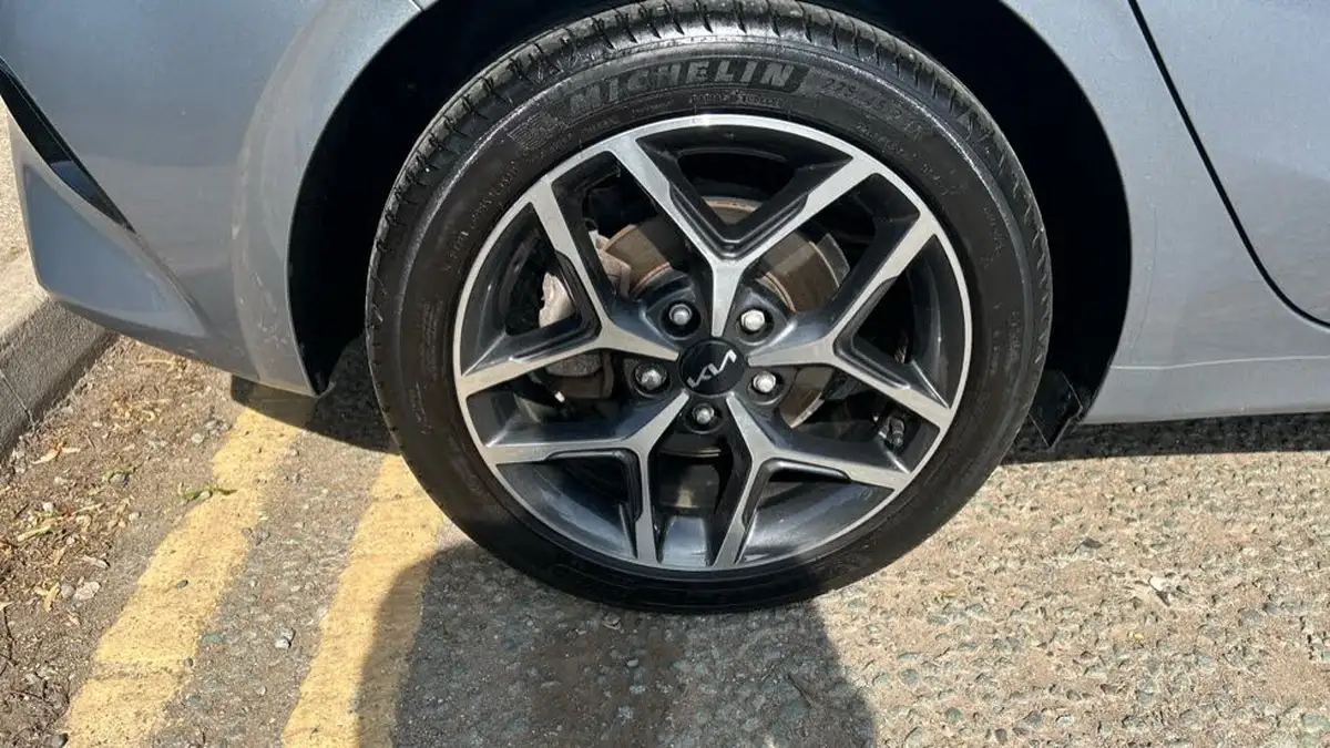 2022-kia-ceed-15-t-gdi-3-hatchback-big-33