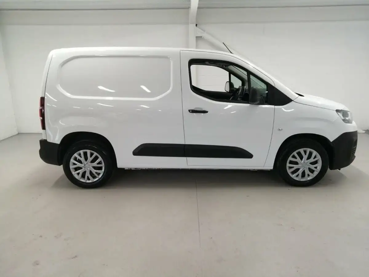 2019-citroen-berlingo-16bluehdi-1000-enterprise-big-22
