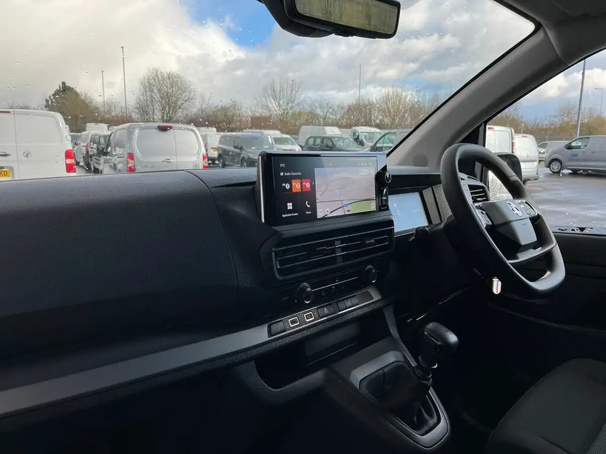 2024-vauxhall-vivaro-15td-xl-pro-big-8