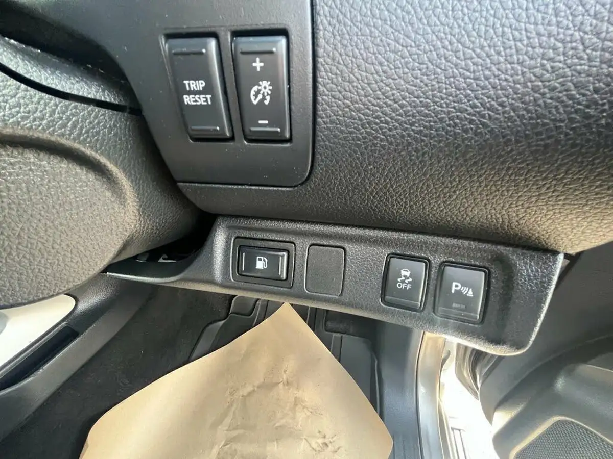 2017-nissan-navara-23dci-tekna-auto-big-16