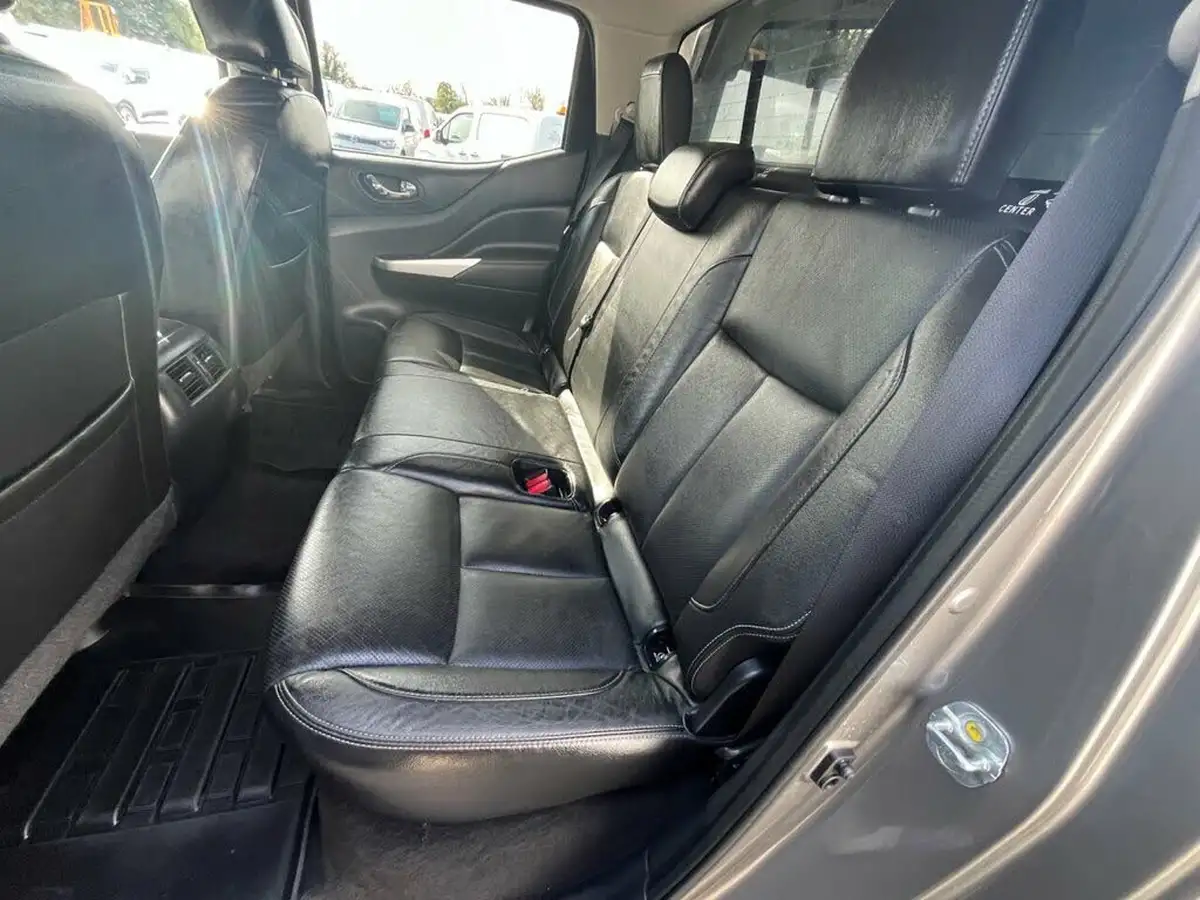 2017-nissan-navara-23dci-tekna-auto-big-12