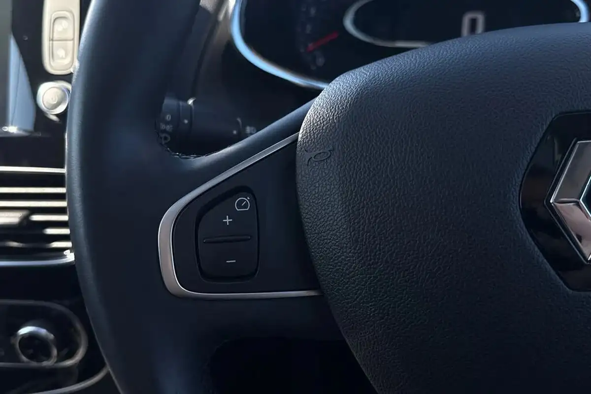 2018-renault-clio-12-tce-dynamique-s-nav-big-29