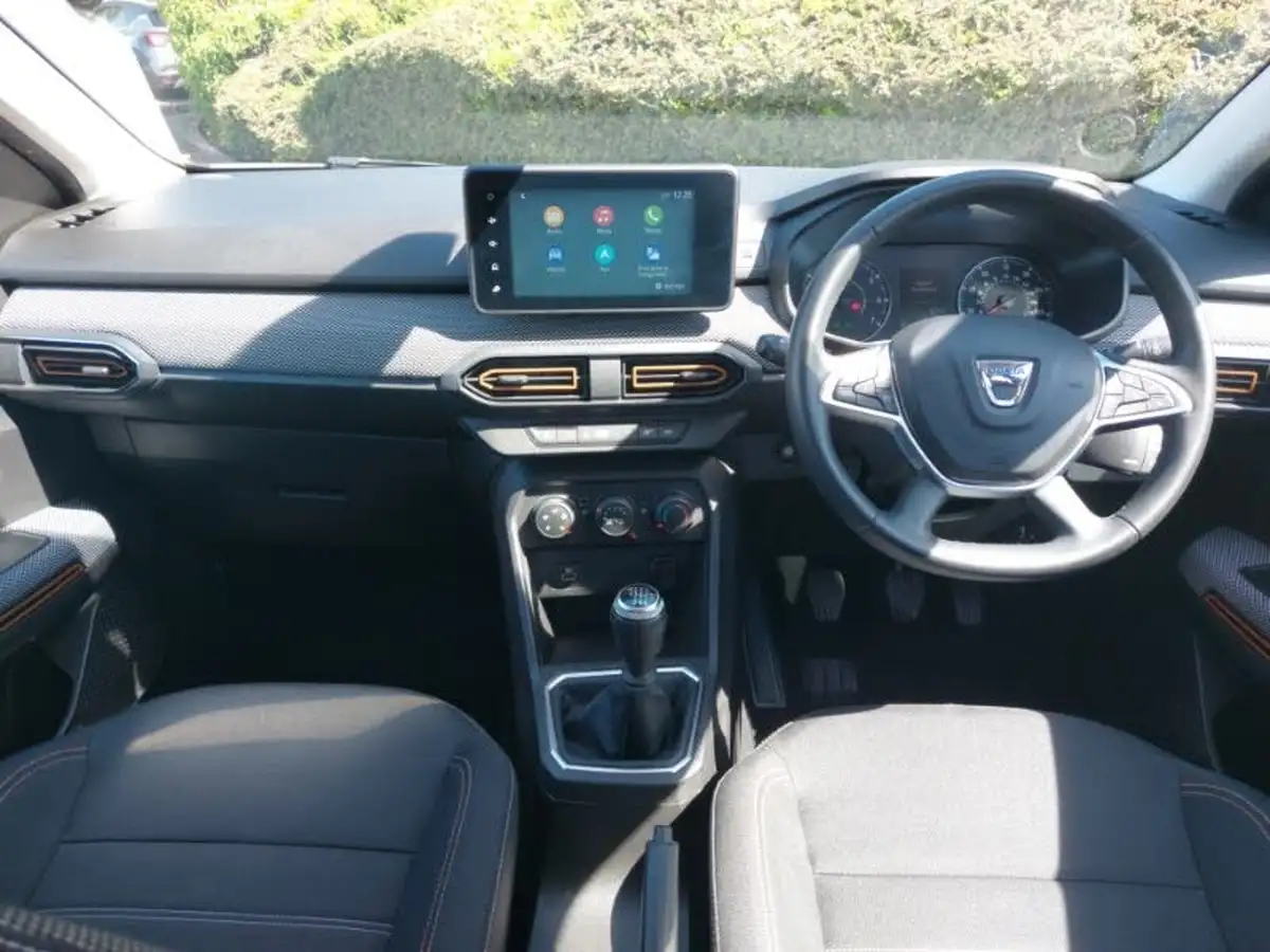 2022-dacia-sandero-stepway-10-tce-comfort-90bhp-big-2