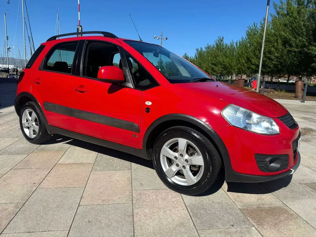 2011-suzuki-sx4-16-sz4-hatchback-5d-big-4
