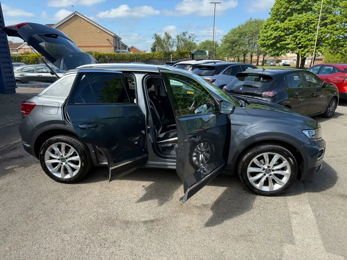 2021-volkswagen-t-roc-15-tsi-sel-dsg-big-12