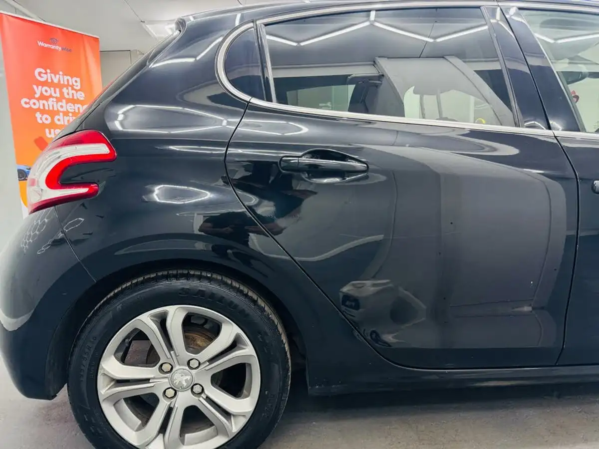2013-peugeot-208-14td-allure-14hdi-5d-big-13